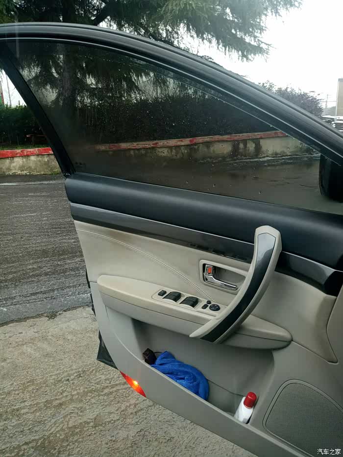 车门密封圈坏掉了想要自己换不知道怎么拆,请车友们指点下