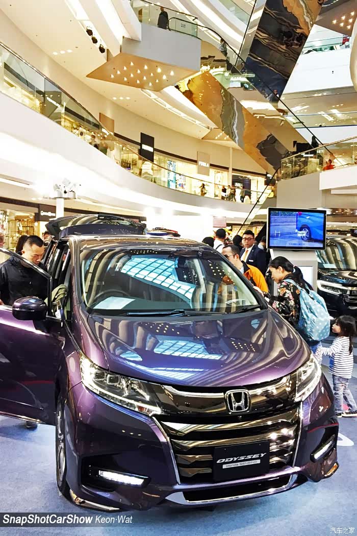 周日香港九龙塘又一城看到的2018款本田奥德赛智酷版