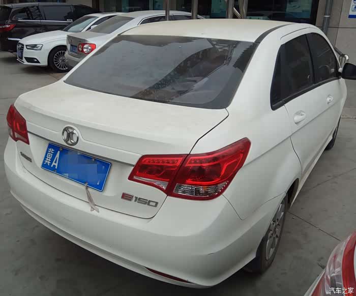 冬日里的北京汽车e150三厢