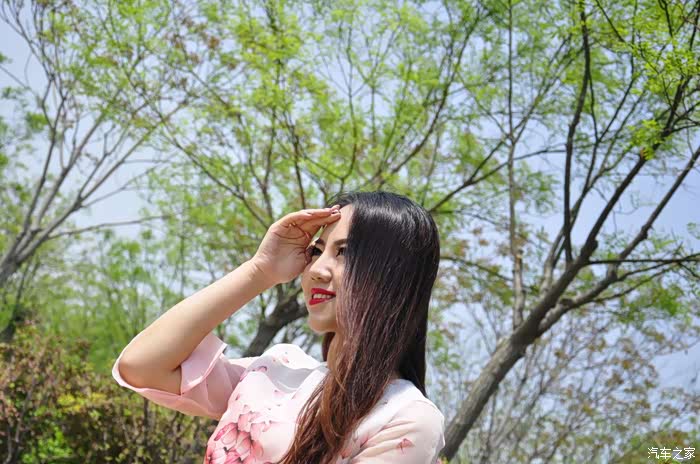 【老妹儿当车模】踏青游玩中你想象不到的激情浪潮.