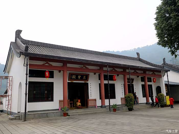 广西长安壹家人车友会自驾cs15参观宝华山应天寿佛寺