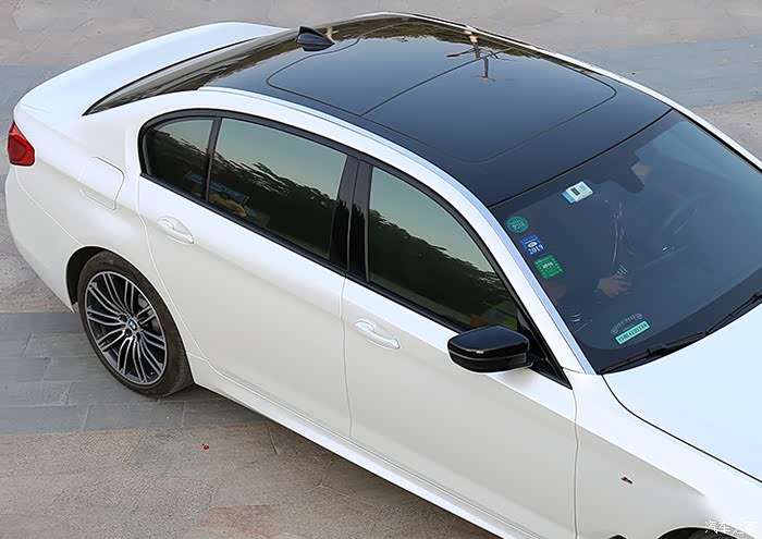 宝马新5系530li改装之车顶饰条