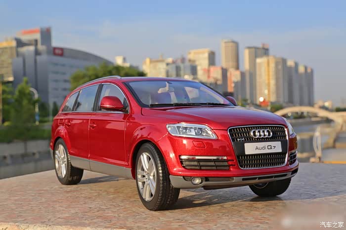 新年就喜欢红色主题,惊艳的奥迪q7
