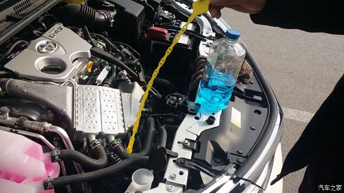【图】第一次给爱车小卡加玻璃水_卡罗拉论坛_汽车之家论坛