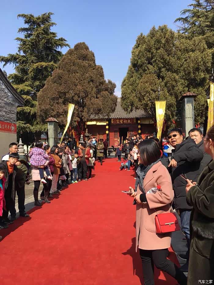 游函谷关逛庙会