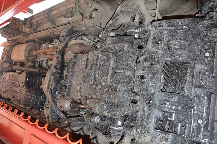 普拉多不锈钢底盘护板上装!