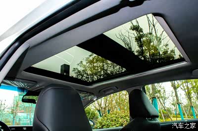 前后两端天窗我觉如全景天窗来些 过现在捷豹xel也这样~ 难道凯xel也