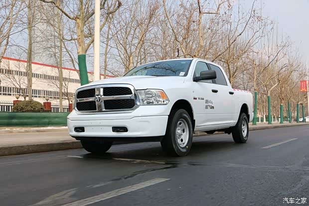 道奇公羊ram2500越野利器皮卡性价比之王