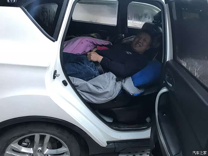 【四川cs35车友会】实用教程-身高181cm车主车上铺床实拍教程!