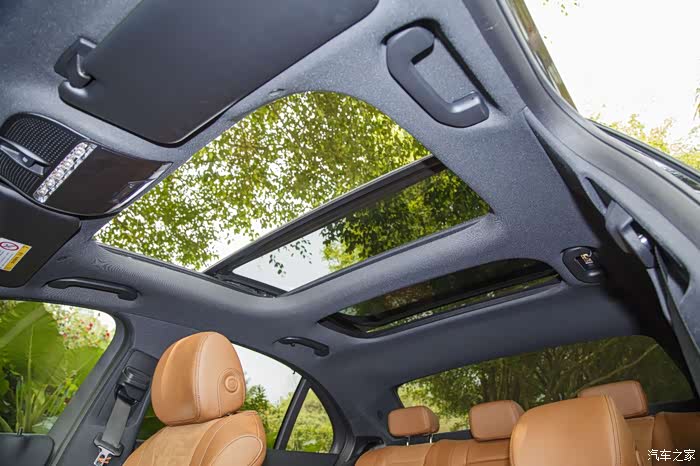 旧图新更秀一下开了一年的奔驰e300