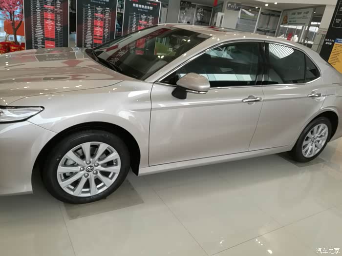 新凯美瑞 银色 不错