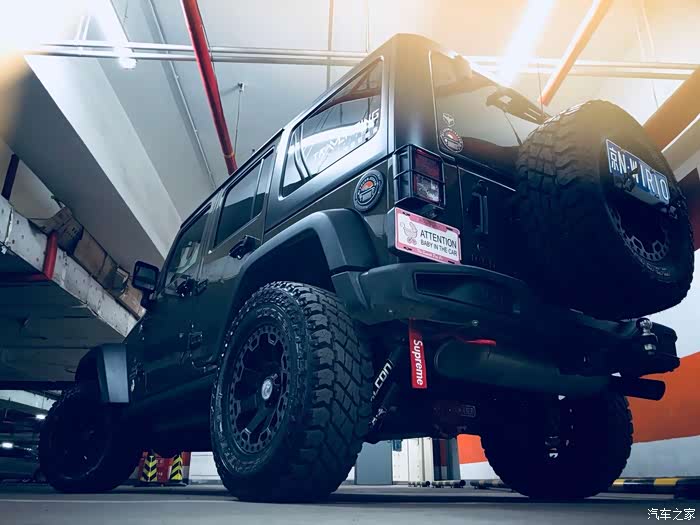 北京首台jk牧马人falcon猎鹰3.3系统避震器2.5升高