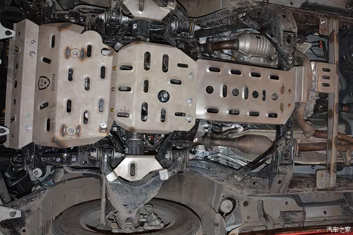 普拉多不锈钢底盘护板上装!