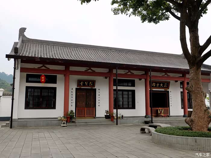 广西长安壹家人车友会自驾cs15参观宝华山应天寿佛寺