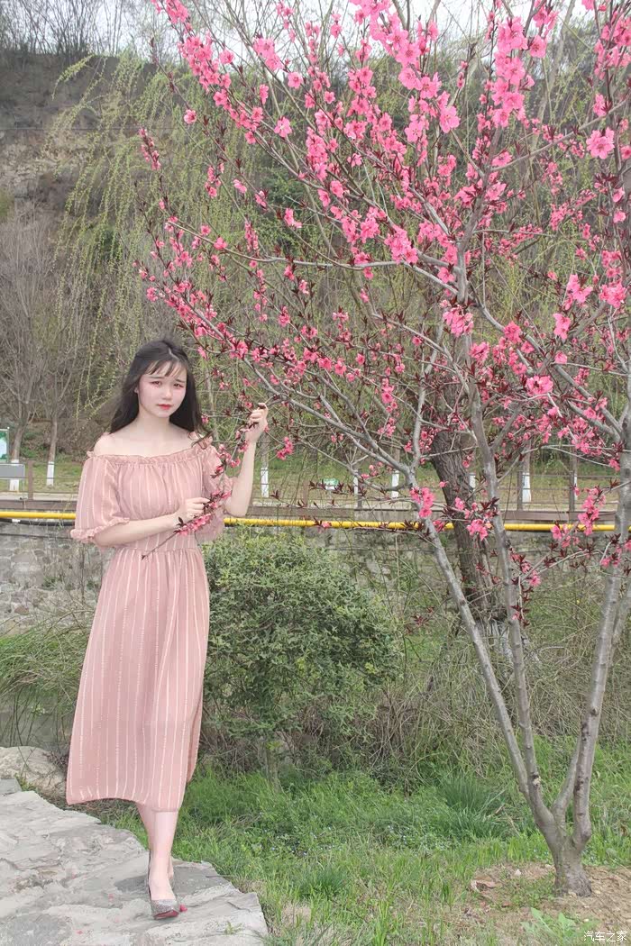 【红色远景s1与170cm性感大长腿】周末,在车城广场与美女闲逛!