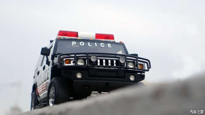 61号公路悍马h2警车