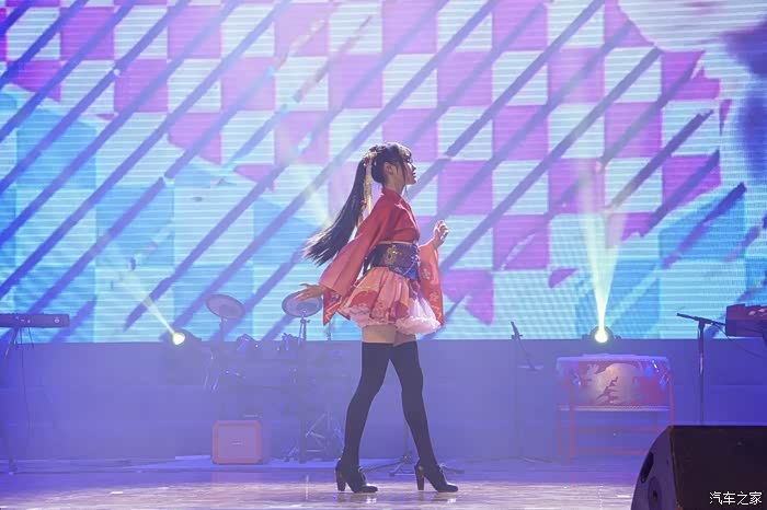 【支持307】动漫红人乐小漫精彩演绎动感歌曲