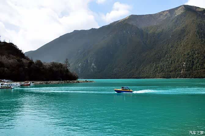 坐着火车去拉萨邂逅湖绿巴松措