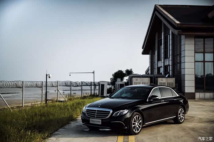 【图】优雅与科技并存——v213 e200l外拍靓照_奔驰e级论坛_汽车之家