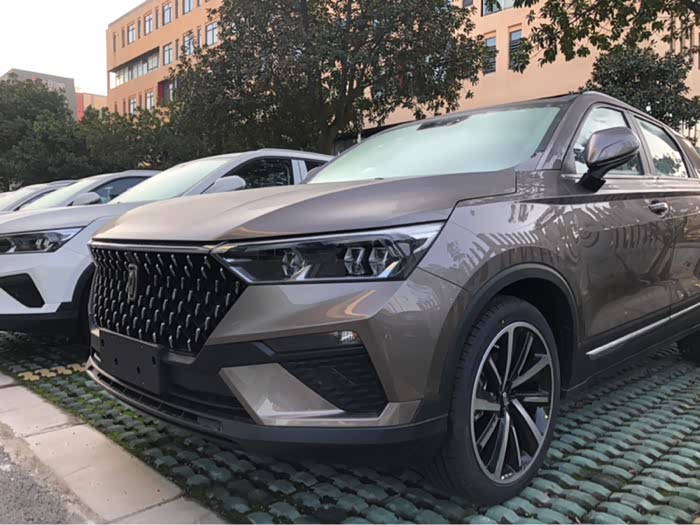 【图】大家觉得t77哪个颜色好看?_奔腾t77论坛_汽车之家论坛