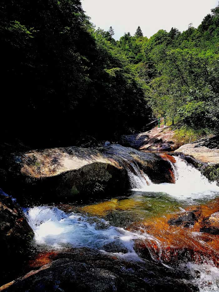 行走中国炎陵丈量世界郦峰之炎陵梨树洲登山避暑