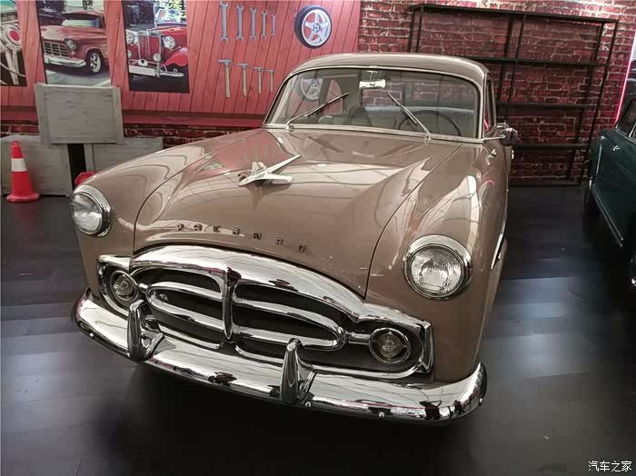 欣赏老爷车不只是怀旧更多的是一种享受