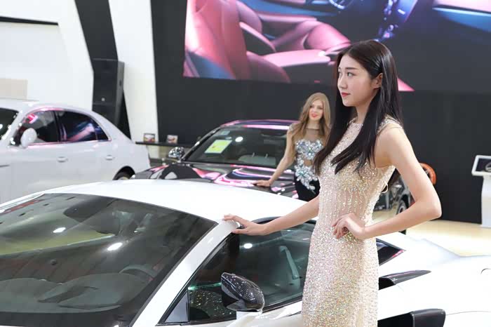 绝对的纯福利高清大图大长腿比基尼美女模特尽情欣赏吧