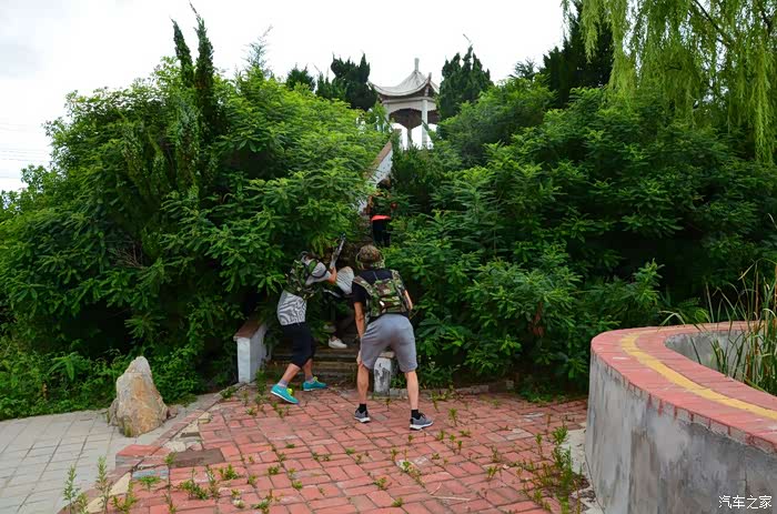 烟台帝豪gl车友会78真人cs场地中的热血青春