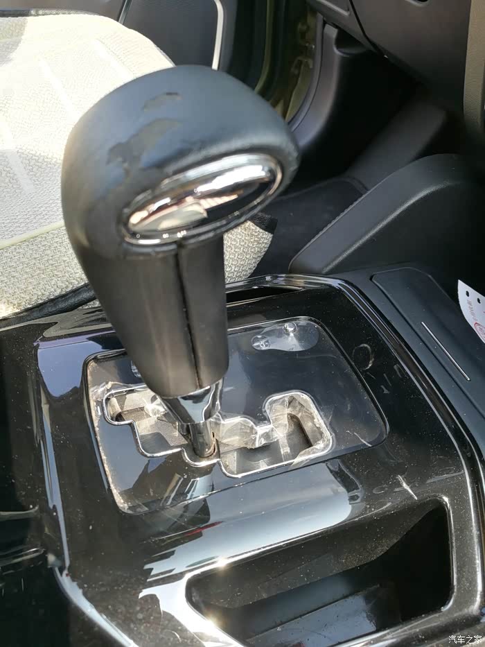 请问gx7这自动挡档把怎么拆下来