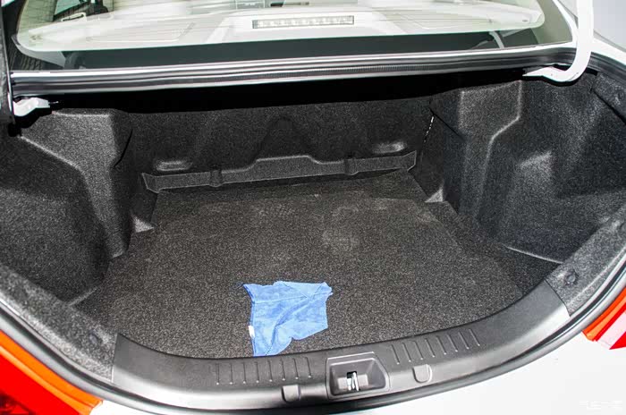 后备箱空间不小