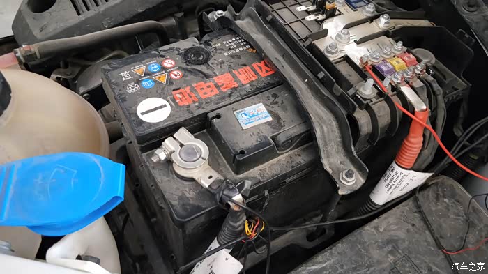 名爵锐腾1.5t手动电瓶更换