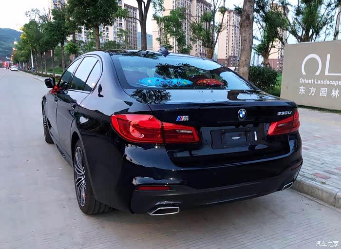 【图】530li m运动套装 碳黑 火山红——女生提车日记及少量装饰_宝马