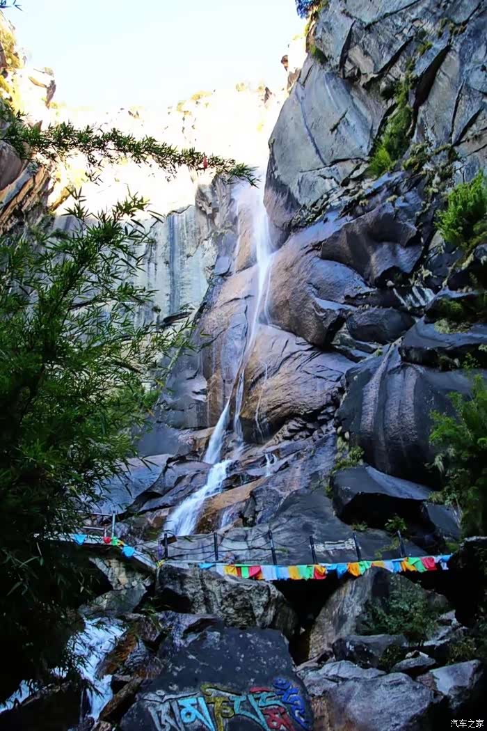 神奇的天佛瀑布