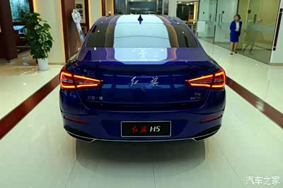 尾灯点亮后分迷人