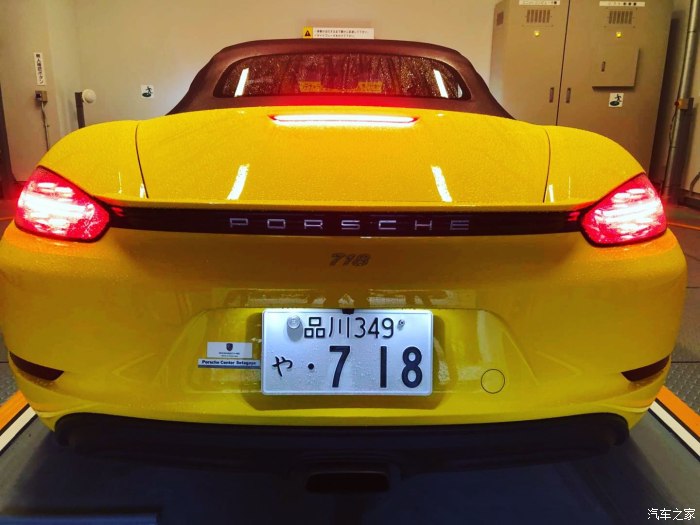 在東京花了718萬日元買了輛718車牌的718boxster