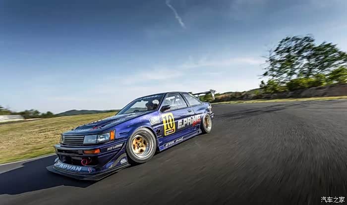 丰田ae86经典与传说现实中的不败秋名山车神改装