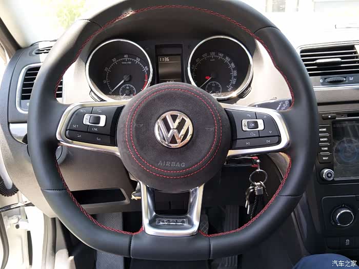 强迫症趋使gti方向盘上车