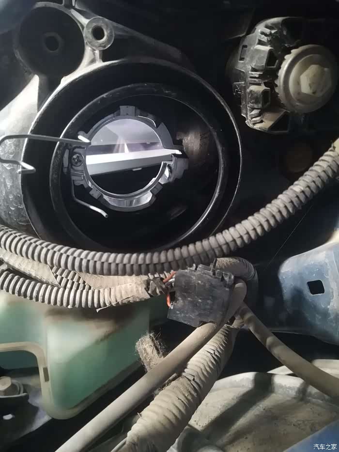 飞度更换led大灯,自己动手也没那么难