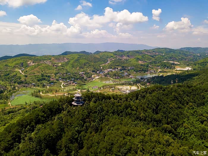 重庆睿骋车友会活动自驾中梁山赏荷