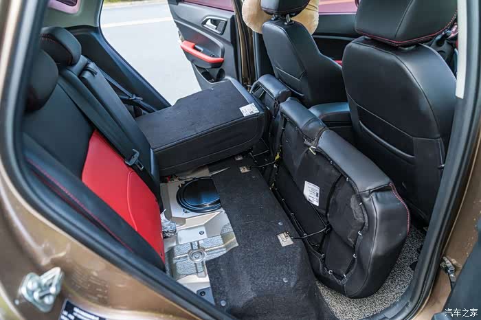 中华v3空间像大三时尚又运动