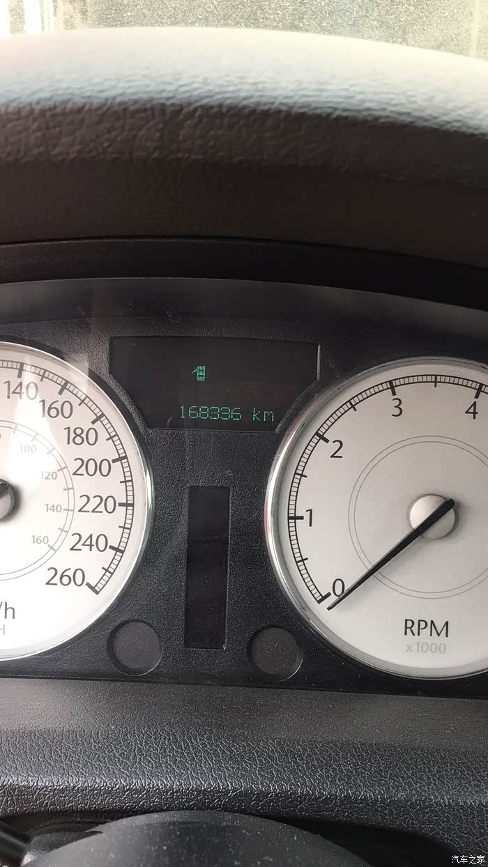 07克莱斯勒300c仪表公里跟英里怎么切换