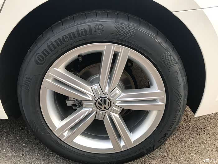 圆汽车梦,白色凌渡提车作业