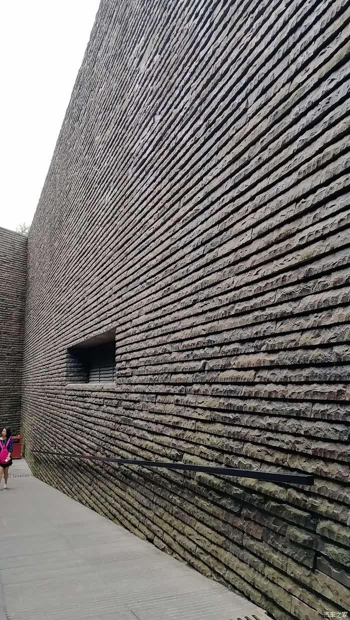 参观映秀地震博物馆,追忆历史