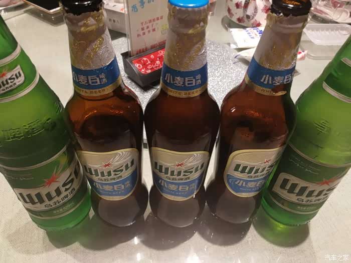 乌苏,新疆本地啤酒.