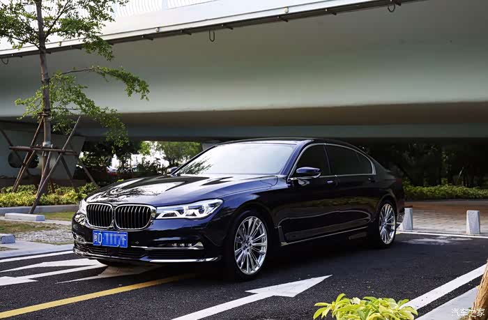 宝马g12新款7系魔毯功能使用详解改装选装建议分享