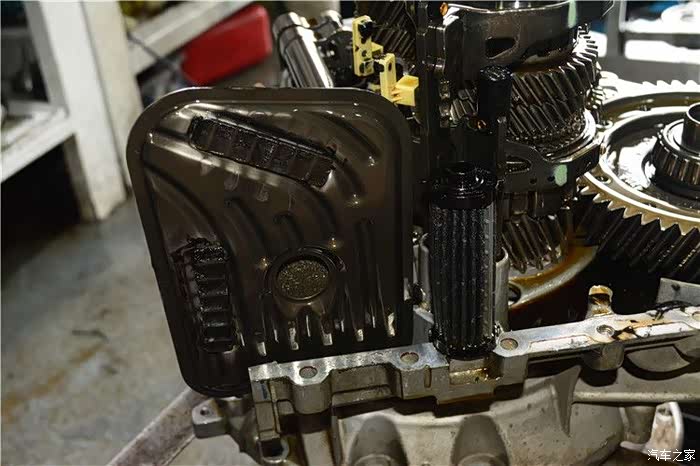 沃尔沃xc60变速箱漏油低速抖动故障维修