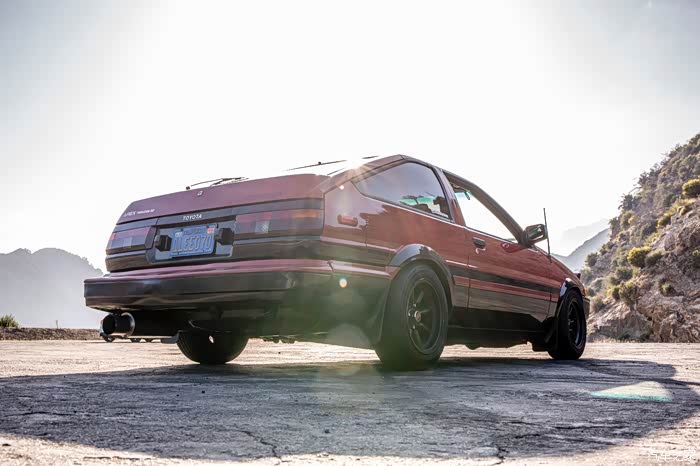 1984年红色ae86藤原豆腐乳照片