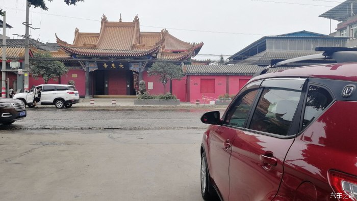 逛大悲寺只为宁静和与世无争乐山的大悲寺和其他地方的不太一样,寺庙