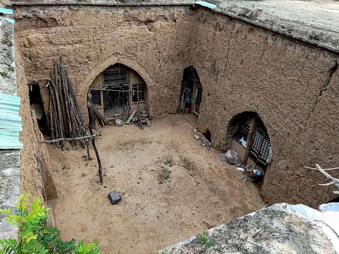 暑假开着萌萌侠带着孩子回家省亲第三天站陕县天井窑院