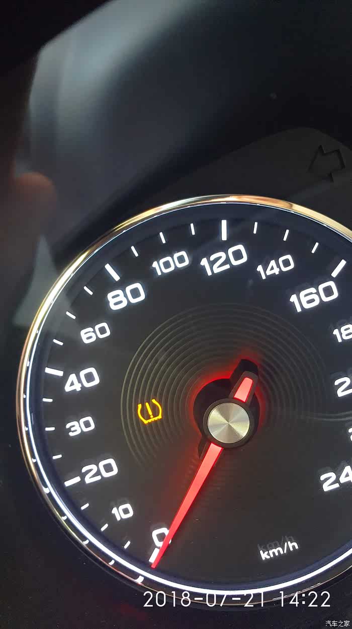 各位大神车辆启动后这个指示灯不会息灭是神马意思